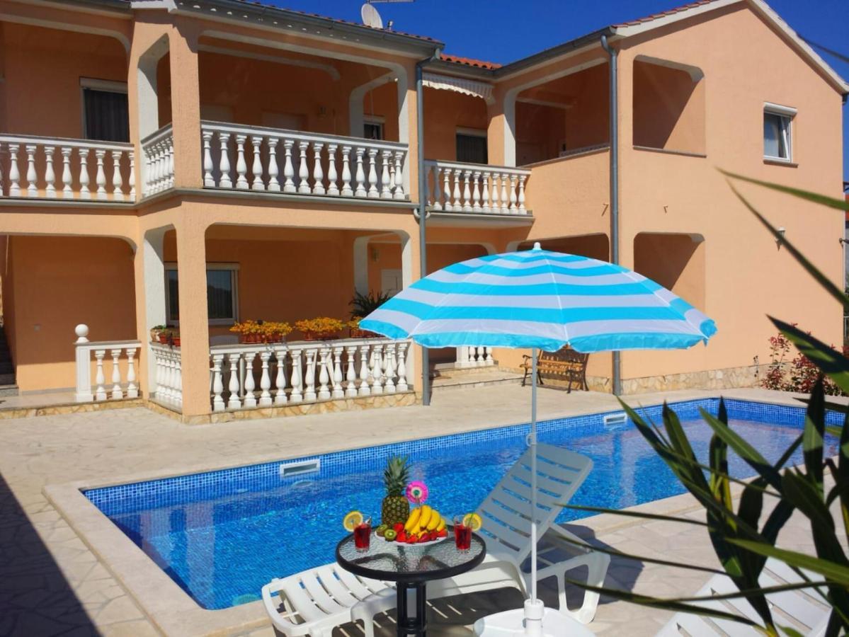 Haus Delphin Appartement Poreč Buitenkant foto