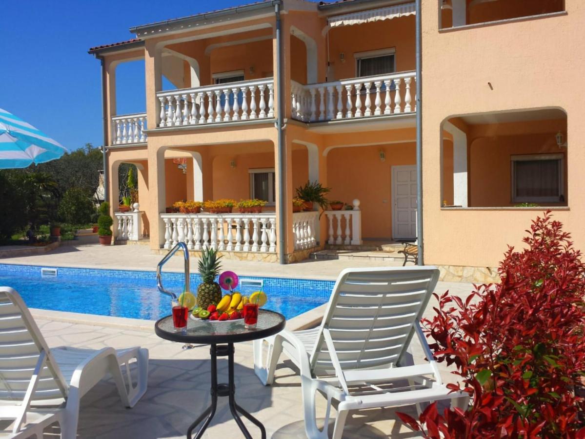 Haus Delphin Appartement Poreč Buitenkant foto
