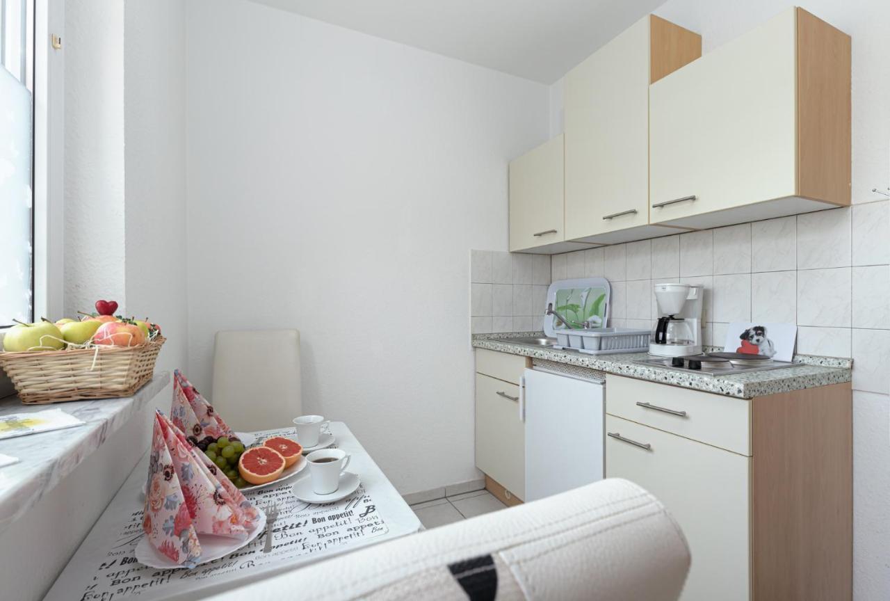 Haus Delphin Appartement Poreč Buitenkant foto