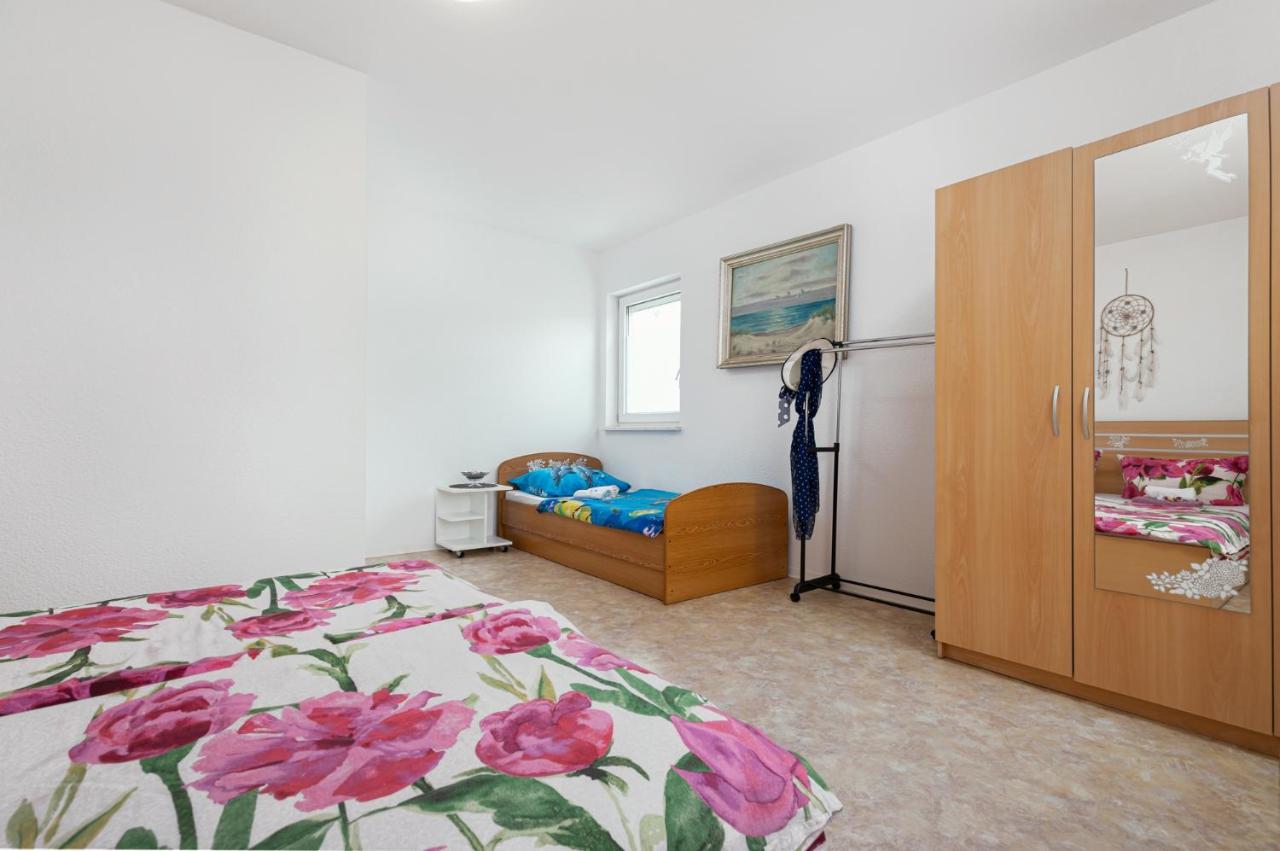 Haus Delphin Appartement Poreč Buitenkant foto