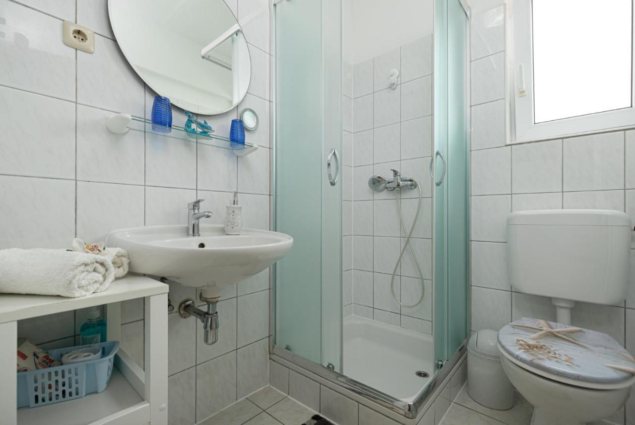 Haus Delphin Appartement Poreč Buitenkant foto
