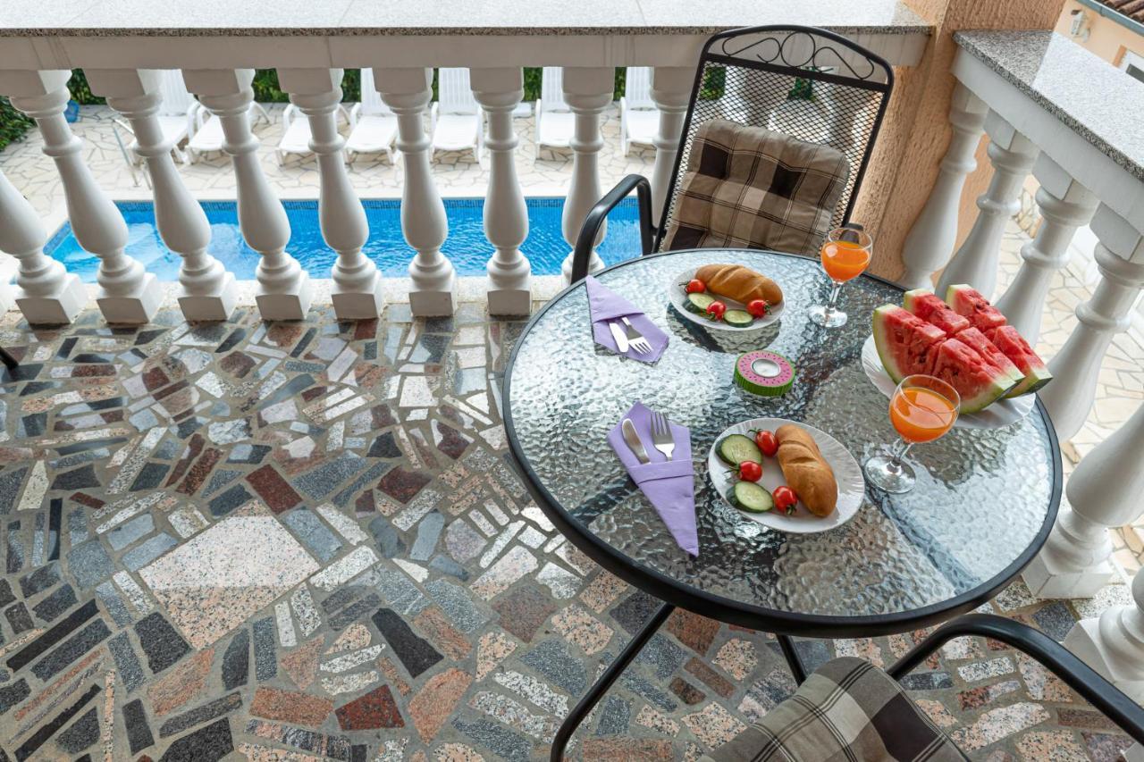 Haus Delphin Appartement Poreč Buitenkant foto