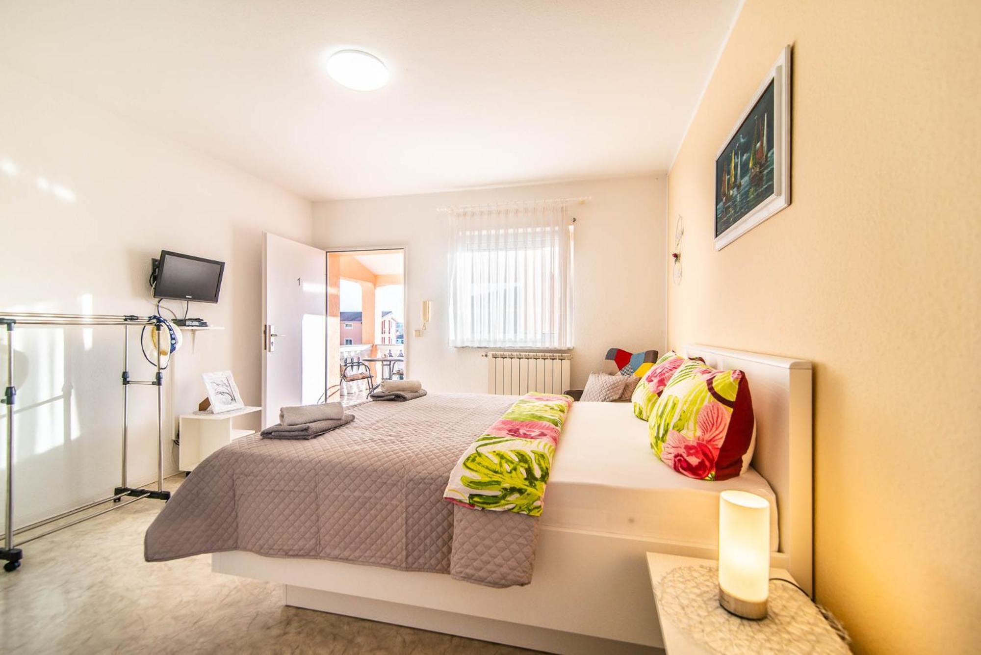 Haus Delphin Appartement Poreč Buitenkant foto